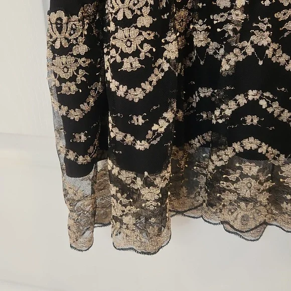 LOGO by Lori Goldstein Black and Cream Sleeveless Tunic - Picture 2 of 4